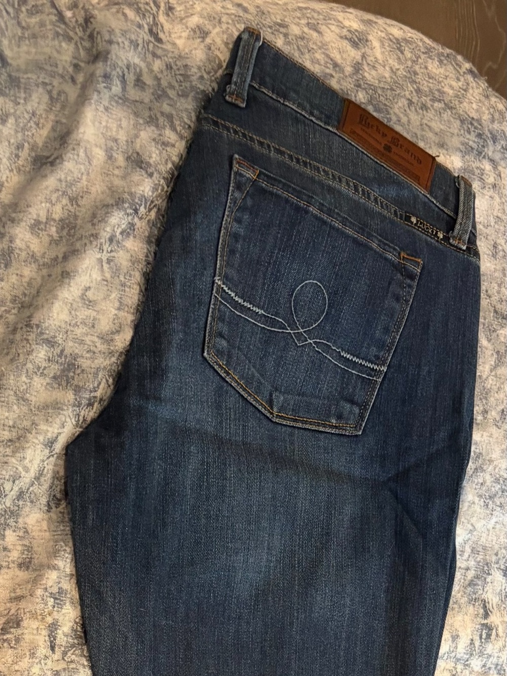 Lucky brand woman’s Dark Indigo Straight-Leg Jeans